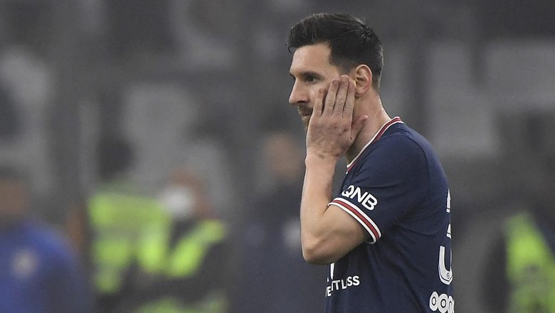 Messi Paris Saint-Germains Argentinian forward Lionel Messi reacts during the French L1 football match between Olympique Marseille (OM) and Paris Saint-Germains (PSG) at Stade Velodrome in Marseille, southern France, on October 24, 2021. (Photo by NICOLAS TUCAT / AFP)