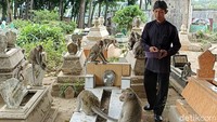 Juru kunci kuburan Ngujang, Ribut Katenan mengaku banyak orang yang salah kaprah dalam memahami Ngujang, sehingga tak sedikit yang datang hanya untuk menjadi kaya dan tanpa disertai dengan usaha yang gigih.