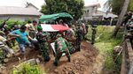 Potret Suasana Pemakaman Kapten Intelijen TNI Tewas Ditembak di Aceh