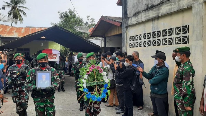 Pemakaman Anggota TNI ditembak di Aceh (Agus-detikcom)