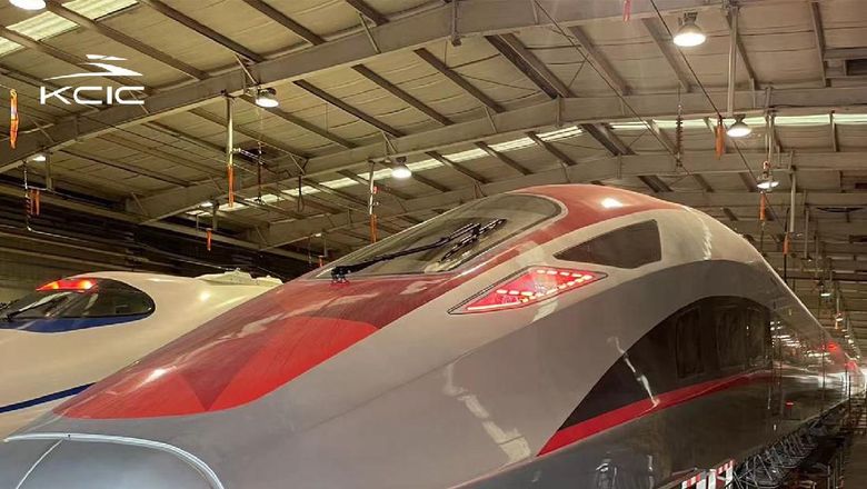 Penampakan perdana kereta cepat Jakarta-Bandung Penampakan perdana kereta cepat Jakarta-Bandung