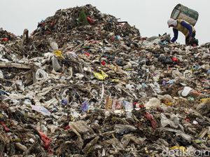 Prabowo Terbitkan Perpres Kelola Sampah Jadi Sumber Energi Terbarukan