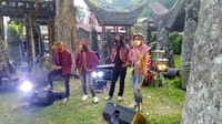 Inilah salah satu persiapannya syuting yang dijalani oleh para musisi mulai dari Slank, Godbless, Reza Artamevia hingga Fourtwnty.