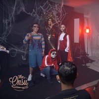 Begini penampilan Ruben Onsu, Sarwendah, Jordi Onsu, dan Betrand Peto Onsu saat berfoto bersama. Terlihat Betrand Peto yang cosplay sebagai Miguel dalam film Coco. Foto: YouTube/The Onsu Family