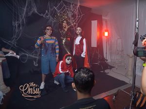 7 Gaya Pemotretan Seram Keluarga Ruben Onsu Jelang Halloween, Bikin Merinding
