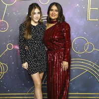 Valentina tumbuh sebagai putri pewaris sebuah kerajaan fashion. Ia merupakan anak satu-satunya dari Salma Hayek dan suaminya, François-Henri Pinault yang menjabat sebagai CEO Kering. Grup fashion tersebut menaungi sejumlah merek high-end seperti Gucci, Saint Laurent dan Alexander McQueen. (Foto: Invision/Vianney Le Caer/AP)