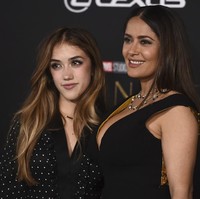 Valentina sebelumnya sempat menemani sang ibu di pemutaran perdana Eternals di Los Angeles, AS, pekan lalu. Mereka tampil kompak dalam balutan busana berwarna hitam. Menurut W Magazine, ini adalah penampilan pertamanya di karpet merah sejak acara screening film The Prophet pada 2015. (Foto: Invision/Vianney Le Caer/AP)