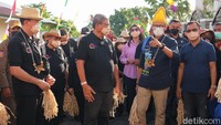 Menteri Pariwisata dan Ekonomi Kreatif Sandiaga Salahuddin Uno menghadiri puncak acara Festival Pesona Meti Kei 2021 di Kabupaten Maluku Tenggara (Malra), Provinsi Maluku, Kamis sore (28/10/2021).   