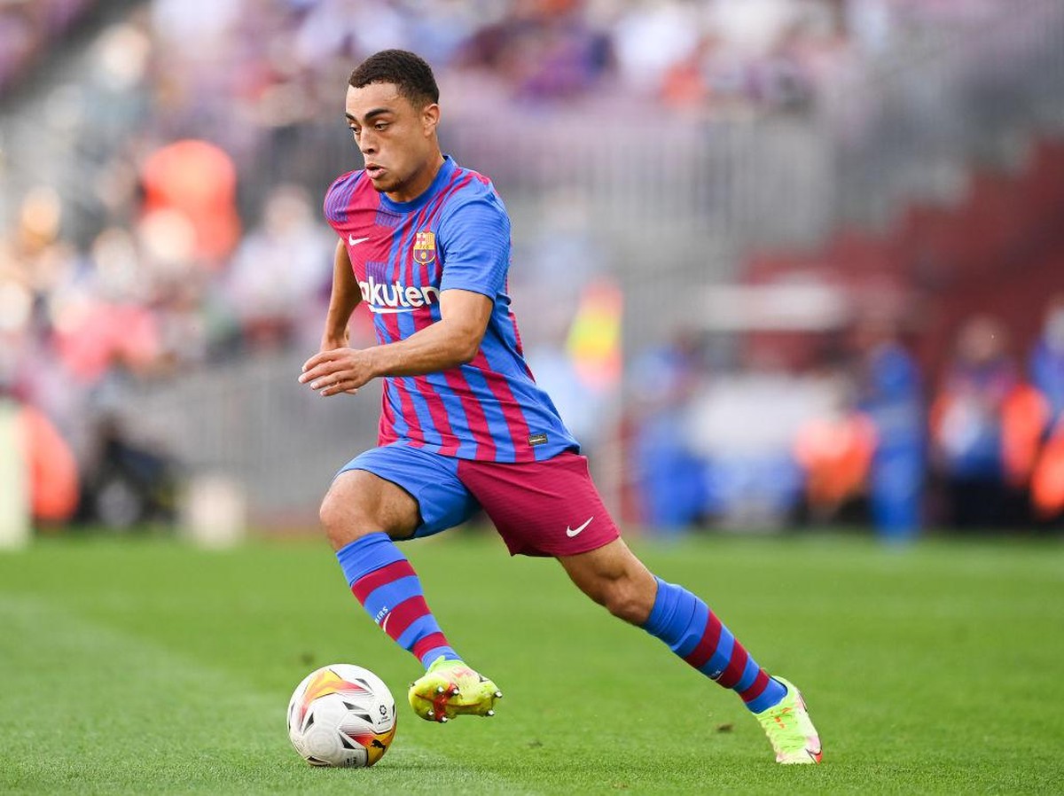 Sergino Dest cedera pada hamstring kanannya. Foto: (Getty Images/David Ramos)