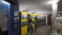 Yang istimewa di Ketep Pass ini, ada Ketep Volcano Theatre. Adapun disini pengunjung bisa menikmati film semi dokumenter kejadian erupsi Gunung Merapi yang pernah terjadi.