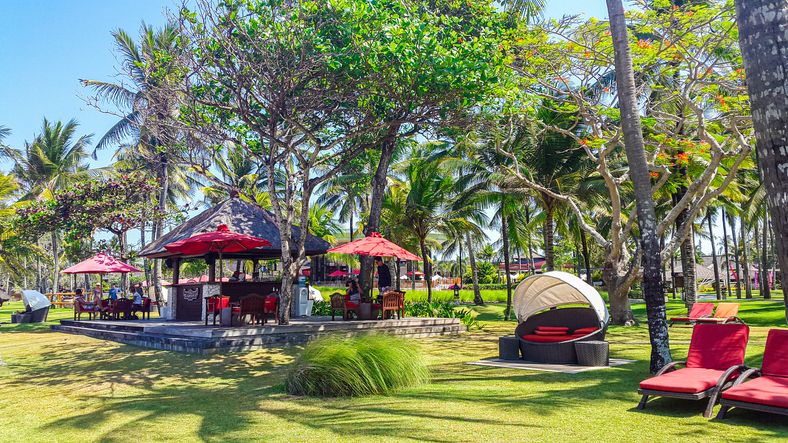 6 Tips Mengunjungi Beach Club untuk Dapat Momen Terbaik