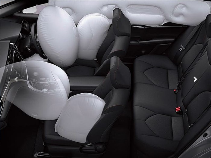 Toyota New Camry hybrid generasi ke-4 di Indonesia.