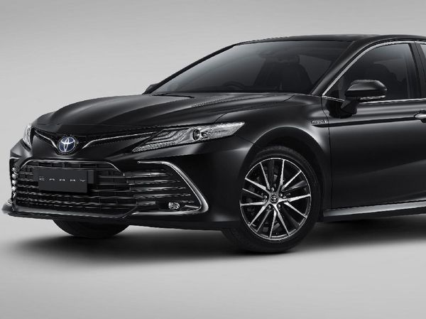 Ini Wajah si Ganteng Toyota New Camry Generasi ke-4 Beserta Kelebihannya