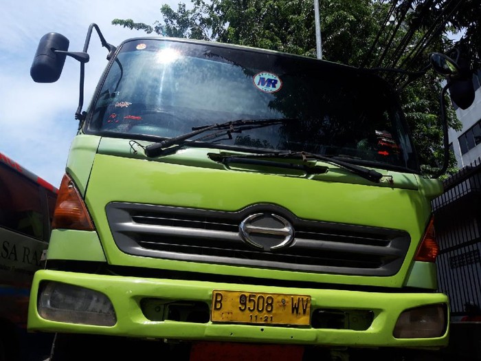 Truk yang Tabrak Polantas Truk yang Tabrak Polantas