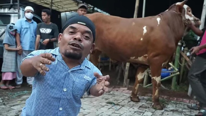 Jarang Tampil di TV, Ucok Baba Kini Sibuk Jadi Juragan Sapi