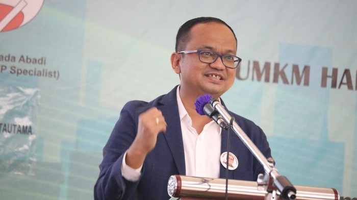 Upaya Kadin Jaktim Bersatu Hadapi Tantangan Ndinta Herry Pramana Anta Ginting menyampaikan apresiasi atas amanat dan mandat sebagai Ketua Umum Kadkn Jakarta Timur periode 2021-2026.