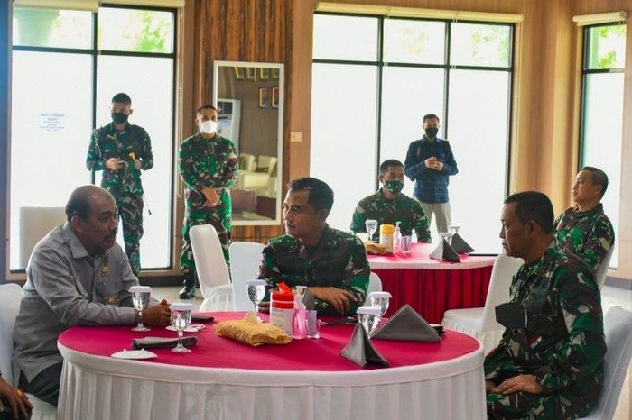 Wakil Ketua DPD Bahas Geostrategi Maluku dengan Pangdam Pattimura