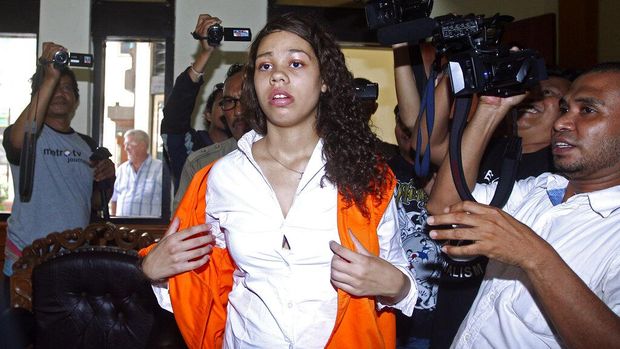 WN AS Pembunuh Ibu Kandung Dalam Koper di Bali Resmi Bebas WN AS Pembunuh Ibu Kandung Dalam Koper di Bali Resmi Beba