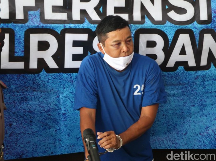 Yunarto, pelaku pembunuhan wanita yang mayatnya ditemukan di muara sungai, Bantul, Jumat (29/10/2021).