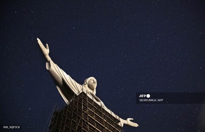 View of the Christ the Protector statue under construction in Encantado, Rio Grande do Sul state, Brazil, on October 29, 2021. - The statue will be larger than Rio de Janeiro's Christ the Redeemer and the third-largest in the world. (Photo by SILVIO AVILA / AFP)