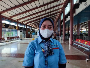 Seperti Halimah, Orang-orang Jujur Ini Balikin Cek hingga Uang Ratusan Juta