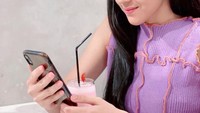 Hanya berlangsung selama 4 tahun, 2017-2021, pernikahan DJ Una dan Irsan Ramadhan kini telah berakhir. Mengaku tak ada lagi kecocokan, keduanya resmi bercerai. Foto: Instagram/putriuna