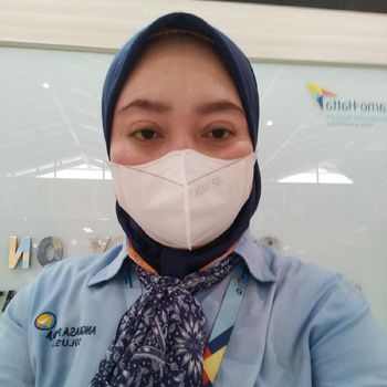 Halimah, cleaning service Bandara Soekarno-Hatta yang menemukan cek Rp 35,9 miliar milik penumpang