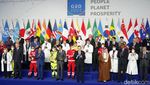 Sesi Foto KTT G20, Jokowi Berdiri di Baris Terdepan, di Tengah Pemimpin Dunia