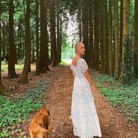 “Aku cukup beruntung karena aku bisa melakukan apa yang aku suka, berjalan-jalan. Aku menggunakan pakaian yang aku mau. Aku bisa menggunakan rok mini.” ucapnya. Foto: dok. Instagram/@olympiagreece