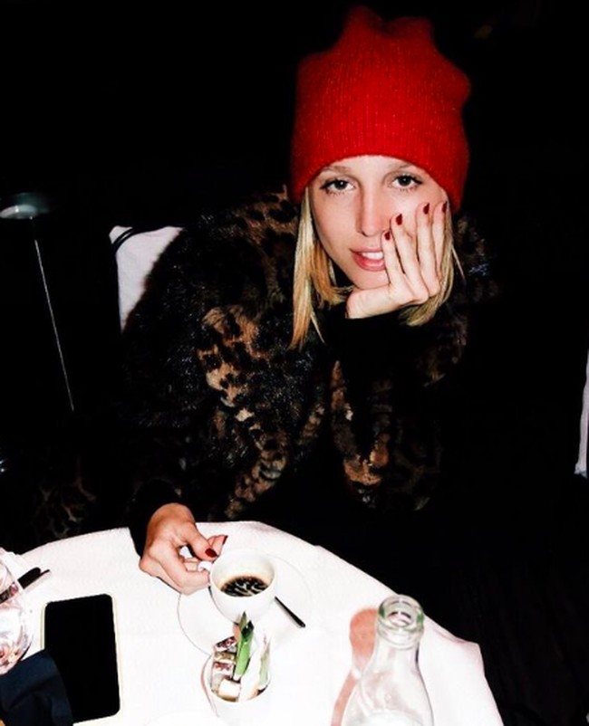 Beberapa tahun berlalu, kini Putri Maria-Olympia aktif kembali di Instagram.