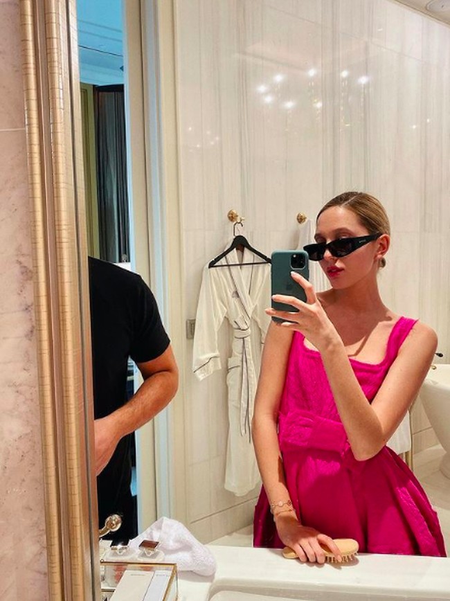 Wanita 25 tahun itu juga aktif menjalani kehidupan sosial kelas atas. Berpesta menjadi bagian dari hidupnya. Foto: dok. Instagram/@olympiagreece