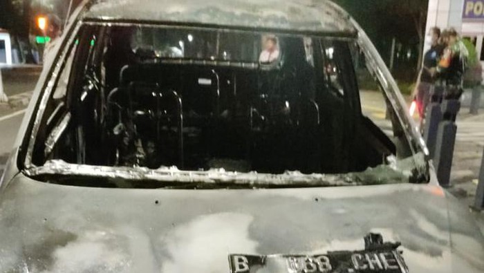 Mobil terbakar di Menteng, Jakpus