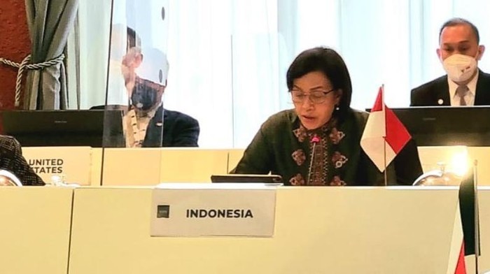 Momen kegiatan Menlu Retno Marsudi dan Menkeu Sri Mulyani di sela kegiatan KTT G20 di Roma