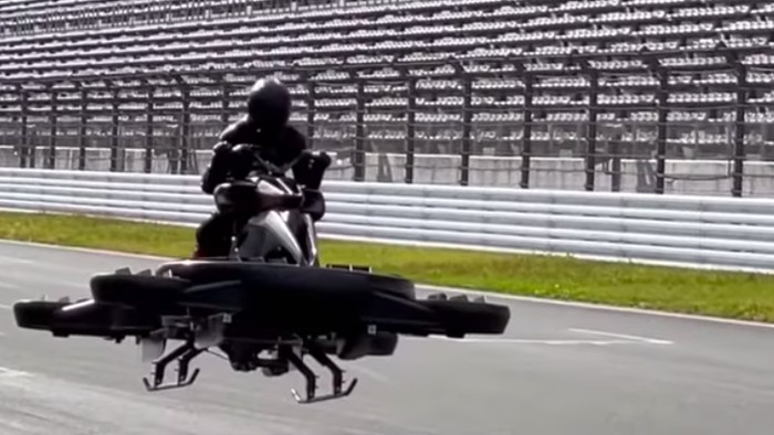 Motor terbang XTurismo