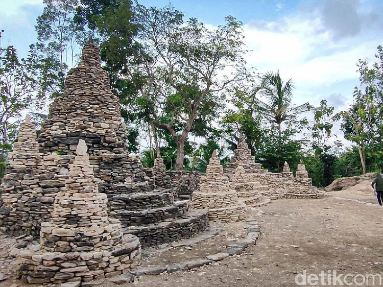 Penampakan Candi Bikinan Warga di Kulon Progo