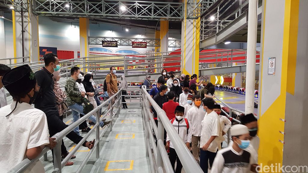 Suasana hari pertama pembukaan trans studio cibubur