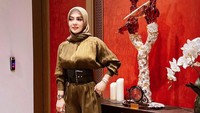 Syahrini tak lagi bikin celotehan seperti cetar membahana hingga jambul katulistiwa, usai menikah dengan Reino Barack. Foto: dok instagram Syahrini