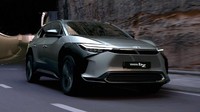 Secara spesifikasi di atas kertas, mobil listrik ini dibekali baterai lithium-ion 355 Volt dengan kapasitas 71,4 kWh. Baterainya ditanam di bawah lantai dan memiliki pengontrol suhu untuk efisiensi. Foto: doc. Toyota