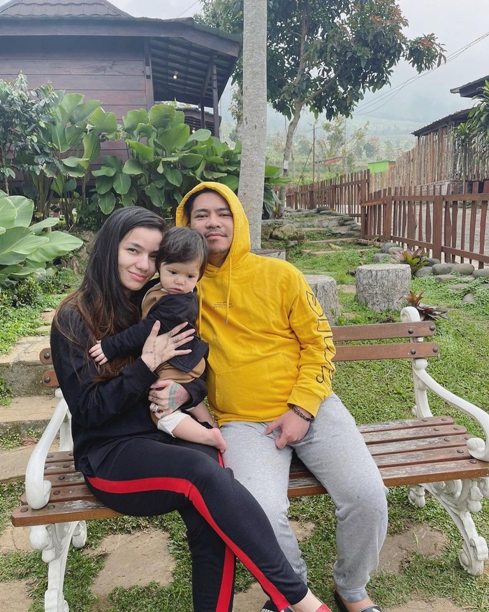 10 Momen Manis Sheila Marcia Saat Rayakan Ultah Keluarga