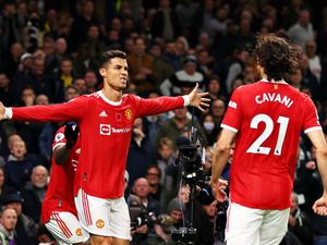 Al Nassr Mau Duetkan Kembali Ronaldo-Cavani