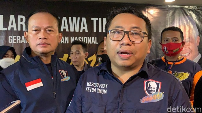 Ketua Umum Ganjarist, Mazdjo Pray menyebut, mencari pengganti Presiden Jokowi yang sepadan sangat susah. Figur yang dirasa mendekati Jokowi ialah Ganjar Pranowo.