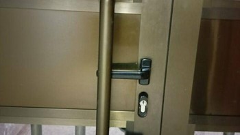 Jadi bagaimana ini cara buka pintunya? Foto: Reddit via Bored Panda