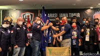 Sementara Pembina Ganjarist Jatim Tedi Supriadi menyebut, kepengurusan Ganjarist di 38 kabupaten/kota di Jatim sudah hampir terbentuk.