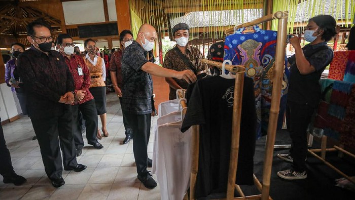 Genjot Potensi UMKM, Kemenkop Resmikan Smesco Hub Timur di Bali
