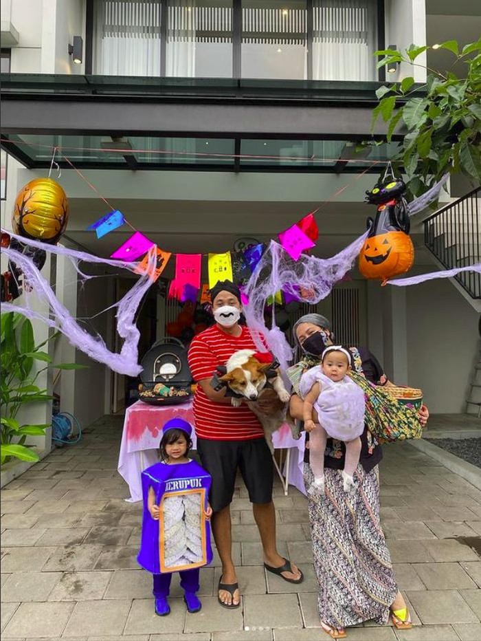 Kostum Halloween para artis