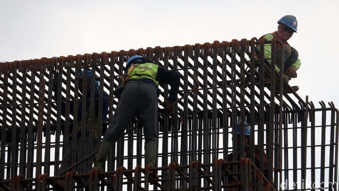 Hari Libur, Proyek Flyover Kopo Bandung Jalan Terus Pembangunan Fly Over Kopo yang berada di Jalan Soekarno-Hatta, Kota Bandung terus dikebut. Begini progresnya.