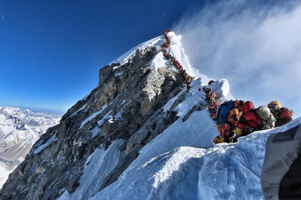 Ilustrasi Gunung Everest