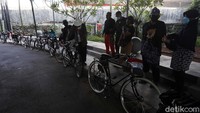 Meski terbilang jadul, akan tetapi peminat sepeda onthel hingga kini tetap banyak.
