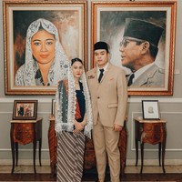 Dalam sebuah pesta Halloween semalam, Jeje Seokarno datang bersama pacarnya, Bella Clarissa. Keduanya memilih berkostum sebagai presiden pertama Ir. Soekarno dan ibu negara Fatmawati. Foto: Instagram @jejesoekarno
