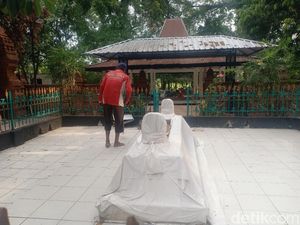 Ada Makam Keramat Dekat Jembatan Horor di Nganjuk